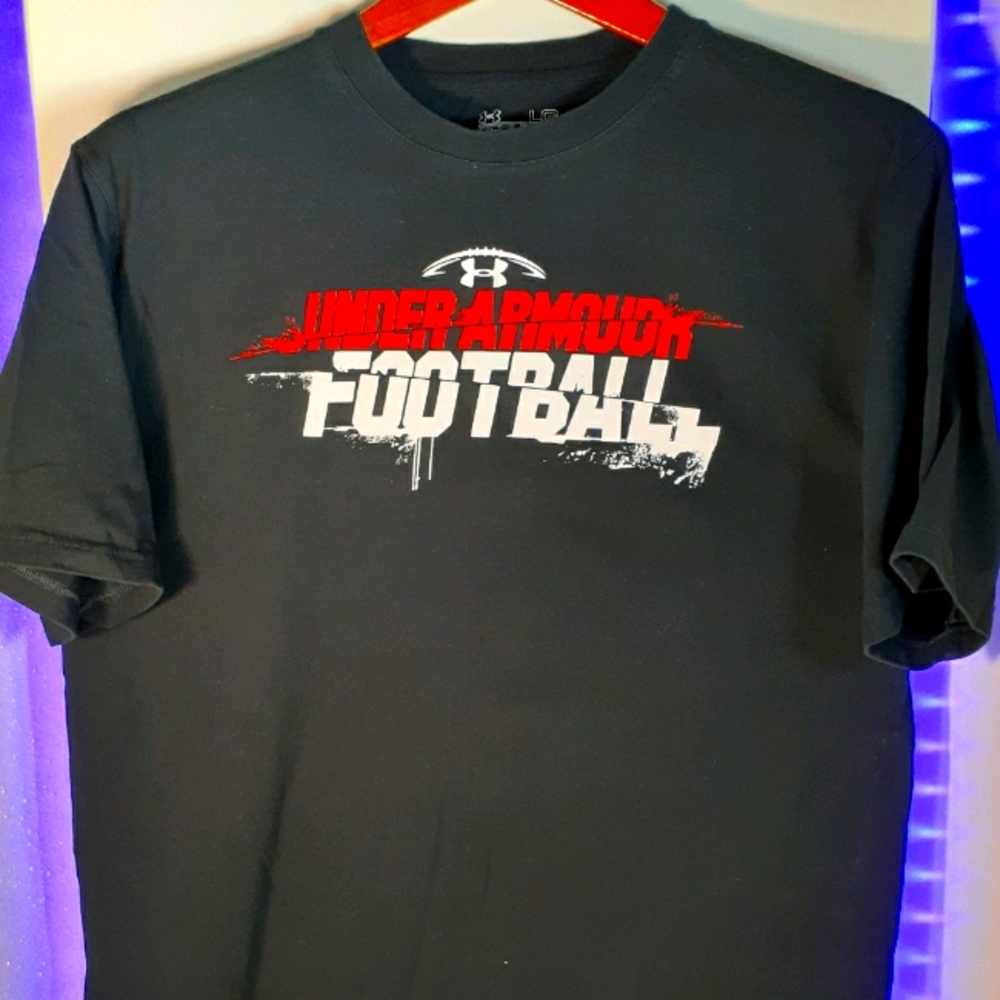 UNDER ARMOUR Shirt